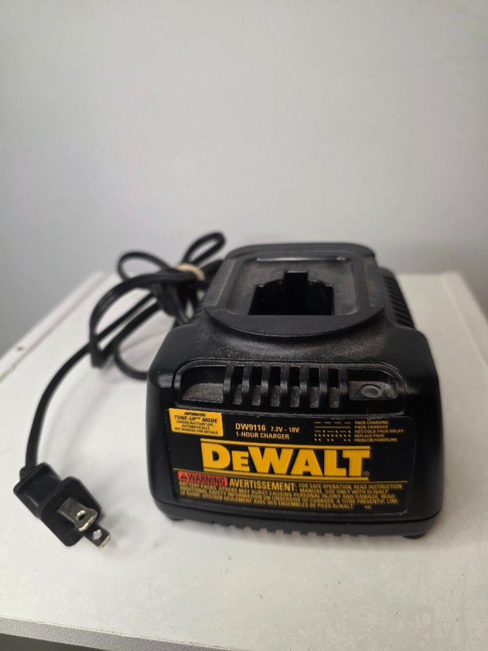 DeWalt DW9116 One Hour Charger 7.2V-18V